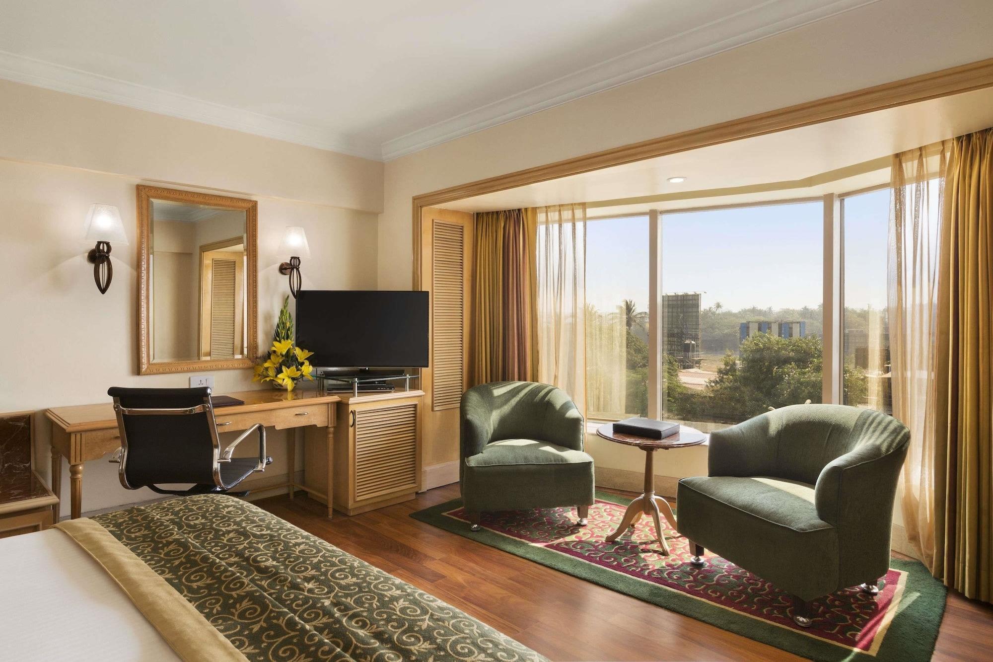 Ramada Plaza By Wyndham Palm Grove Hotel Мумбай Екстериор снимка A room at the Taj Bengal