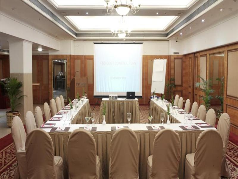 Ramada Plaza By Wyndham Palm Grove Hotel Мумбай Екстериор снимка The Imperial Hotel, New Delhi